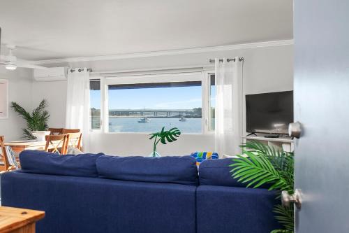 Bayfront 1-BR with Stunning View Steps to the Sand