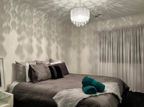Gungahlin Luxe 5 Bedroom 2 Storey Home with Views Canberra