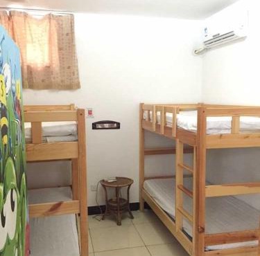 Three Legged Frog Hostel(Beijing Tian'anmen Dashilan)